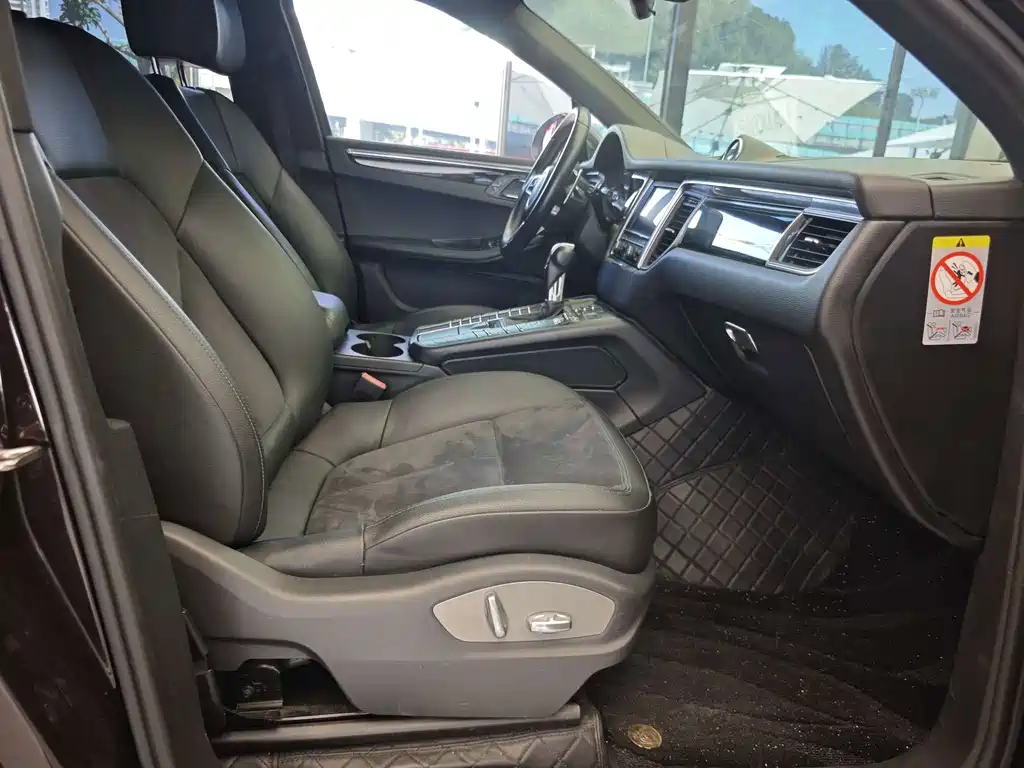 Porsche Macan — миниатюра 16