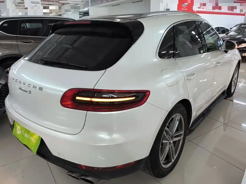 Porsche Macan — миниатюра 7