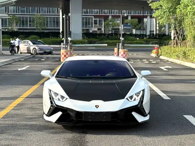 LAMBORGHINI HURACÁN 2024