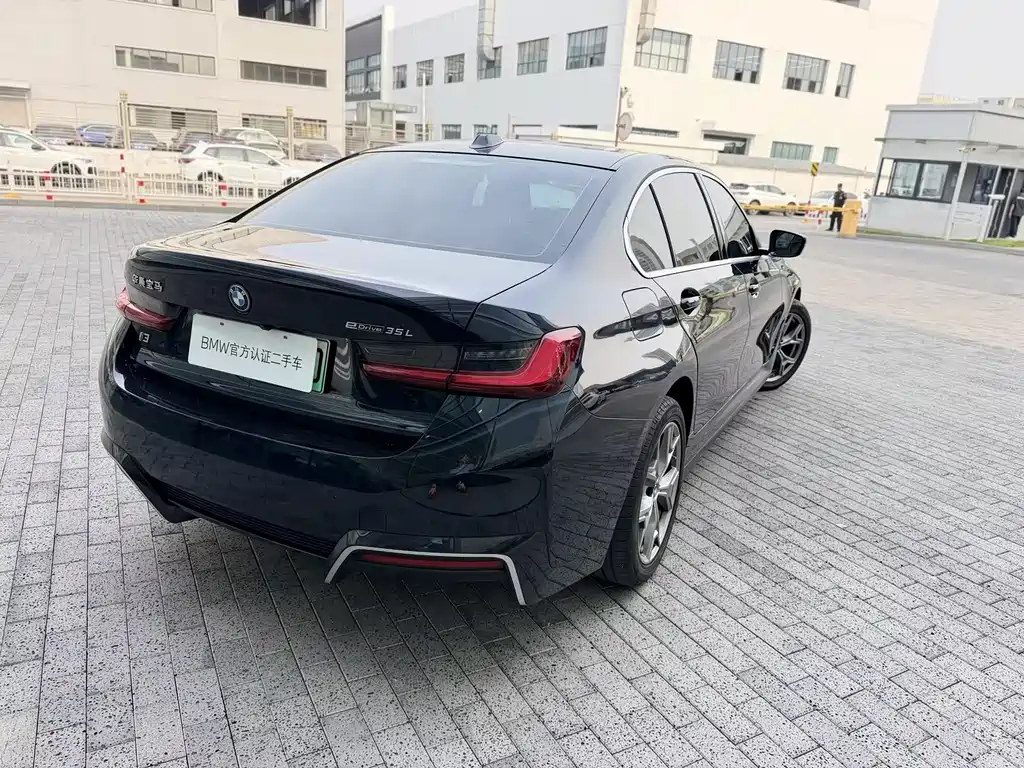 BMW i3 2024 eDrive 35 L