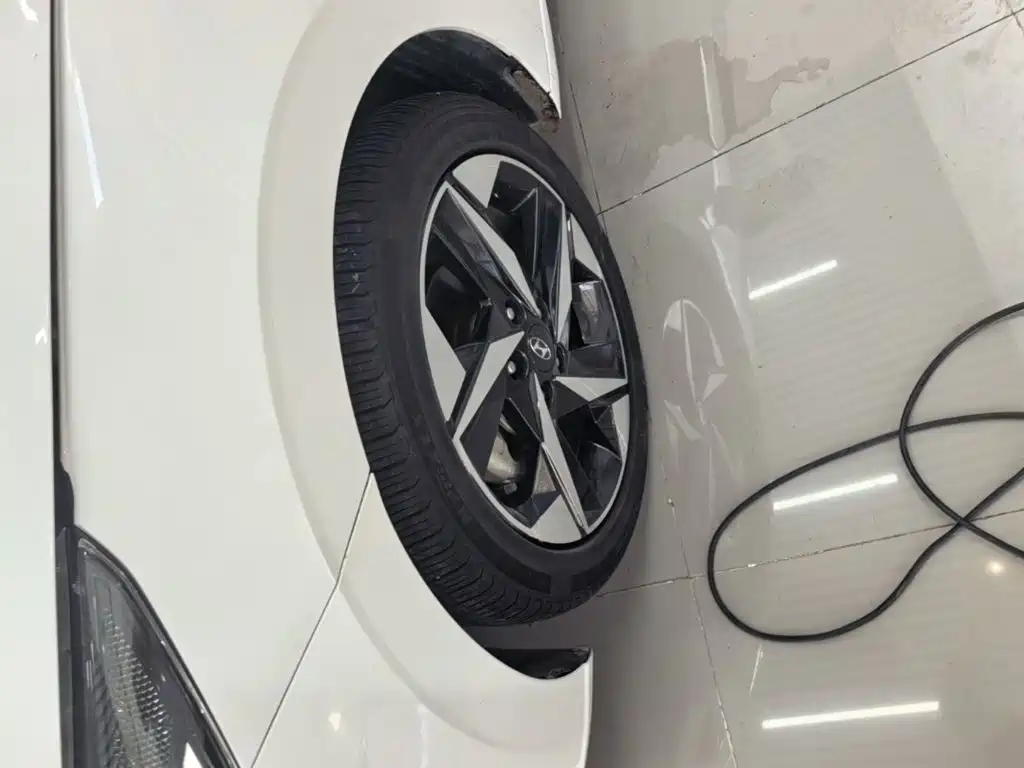 Hyundai Elantra — миниатюра 23
