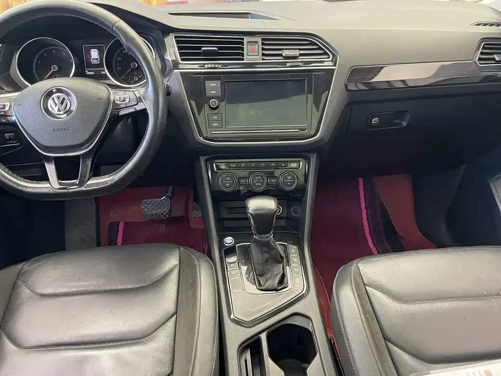 Volkswagen Tiguan L — миниатюра 14