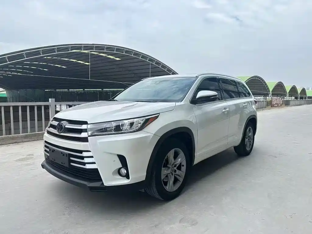 TOYOTA HIGHLANDER