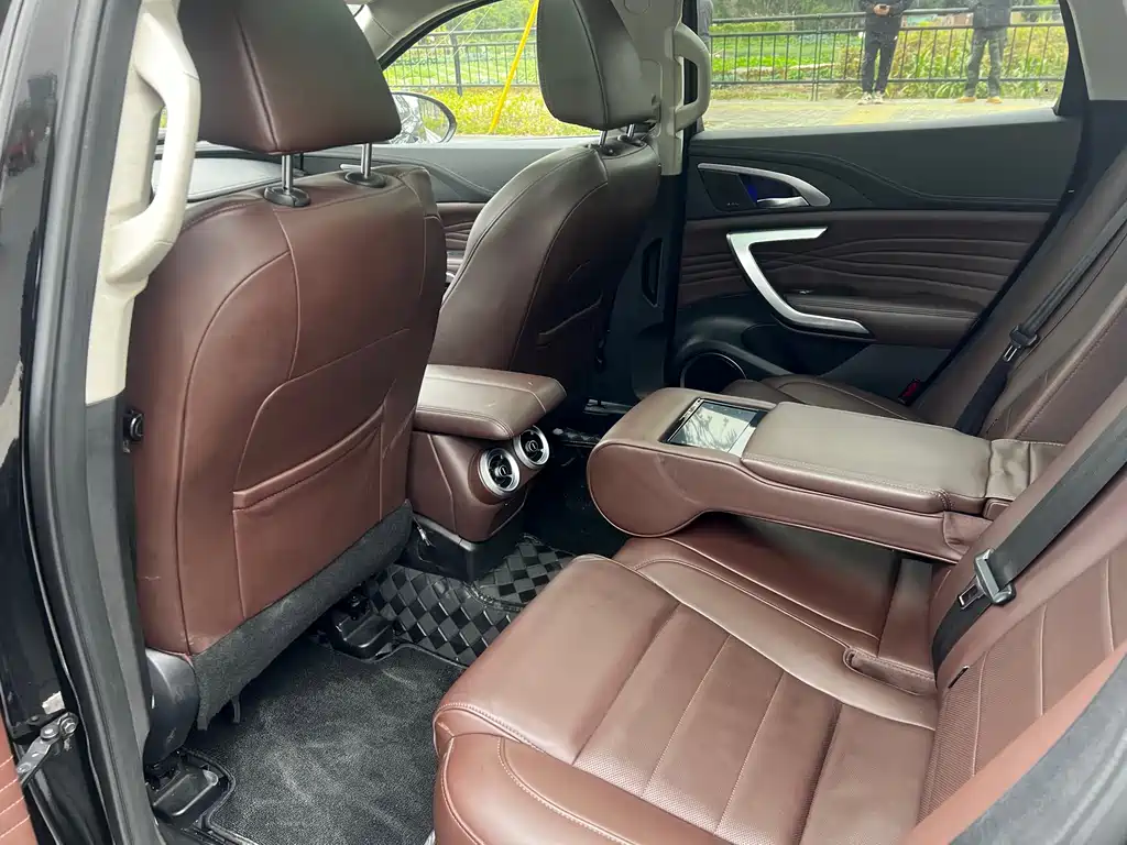 WEI PAI WEI BRAND VV7