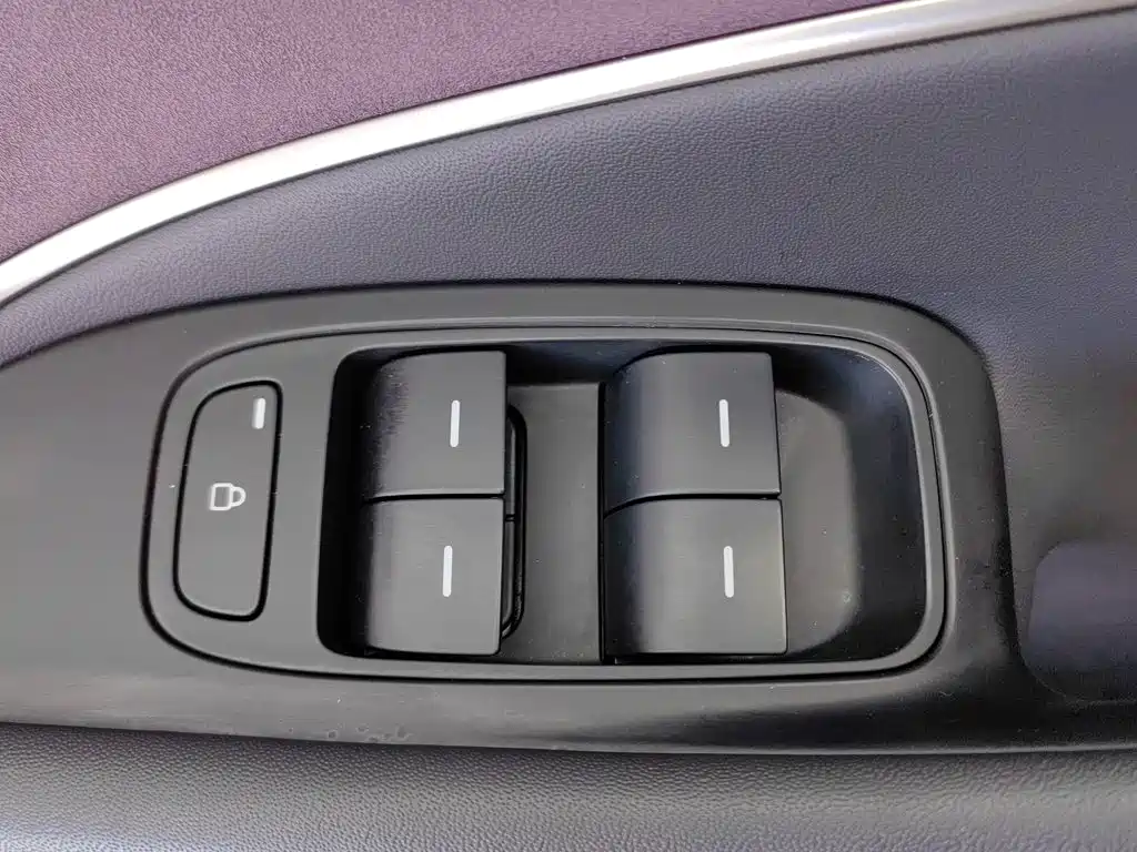 Xiaomi SU7 — миниатюра 9
