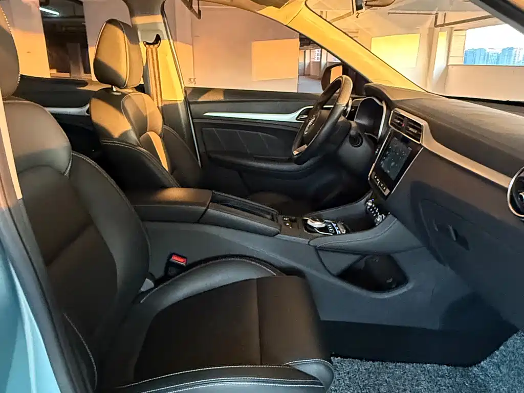 MG EZS PURE ELECTRIC