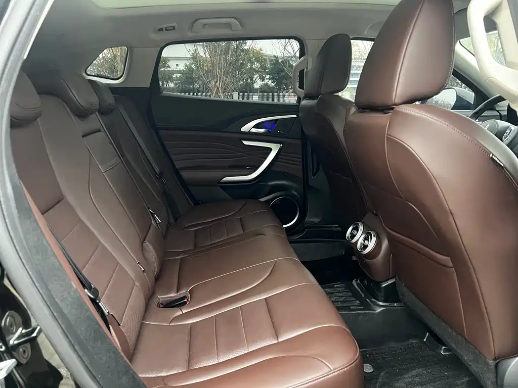 WEI PAI WEI BRAND VV7