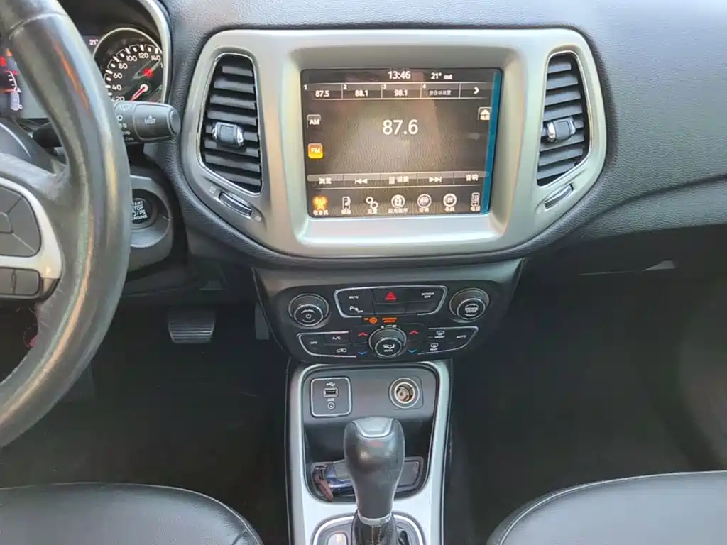 Jeep Compass — миниатюра 13