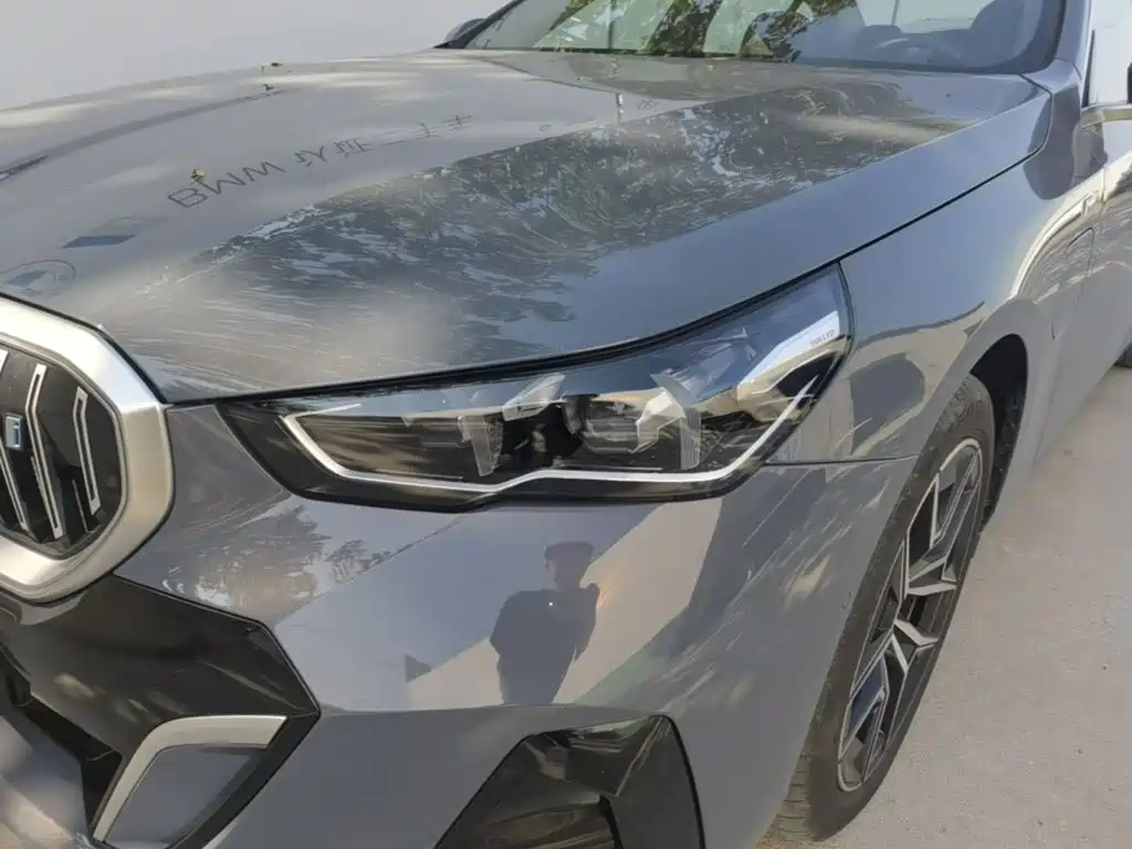 BMW i5 — миниатюра 24
