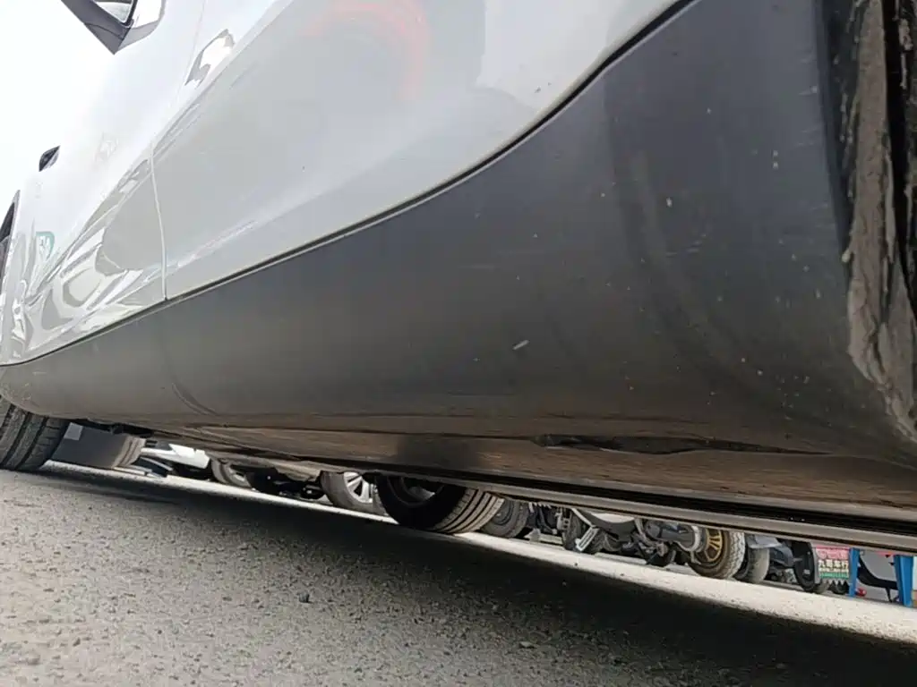 Tesla Model Y — миниатюра 22