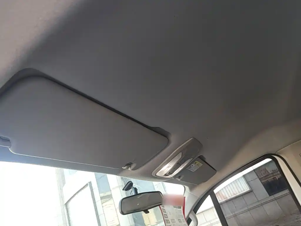 MAXUS V70 — миниатюра 18