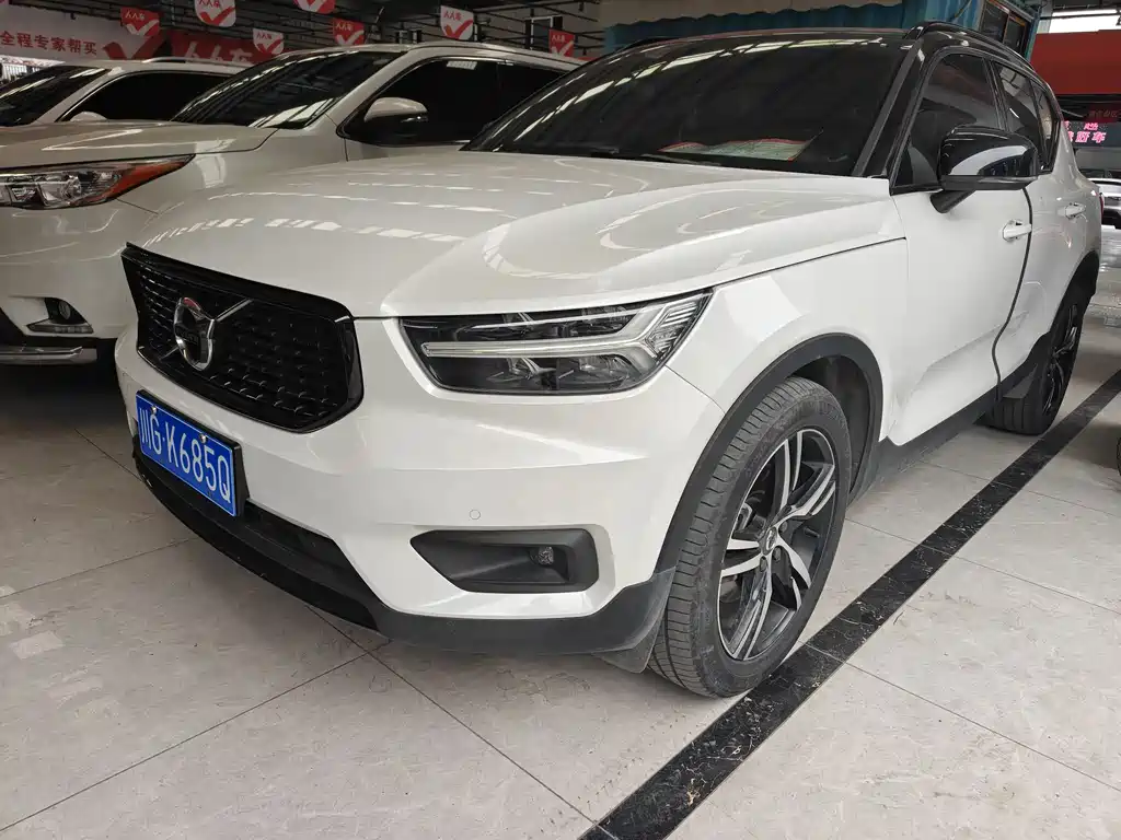 Volvo XC40 2021