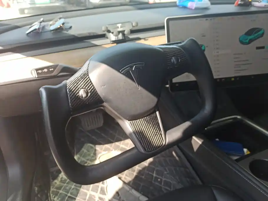 Tesla Model 3 — миниатюра 15