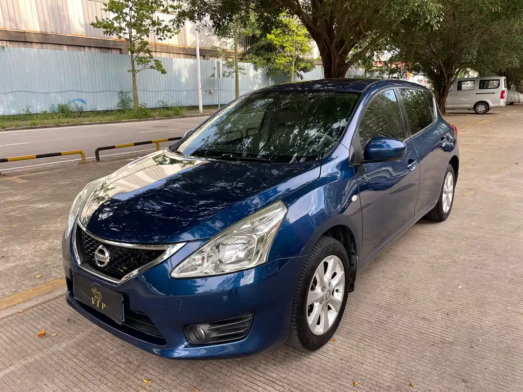 Nissan Tiida 2012