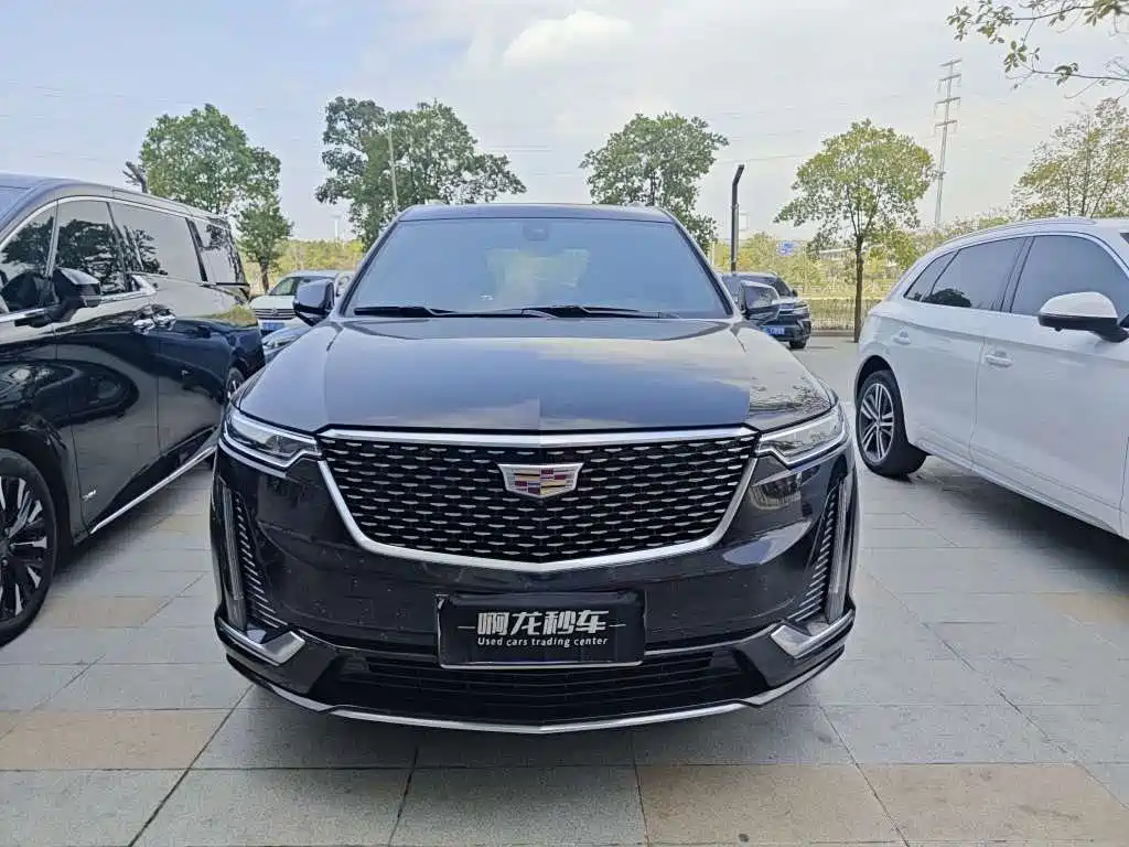 CADILLAC XT6