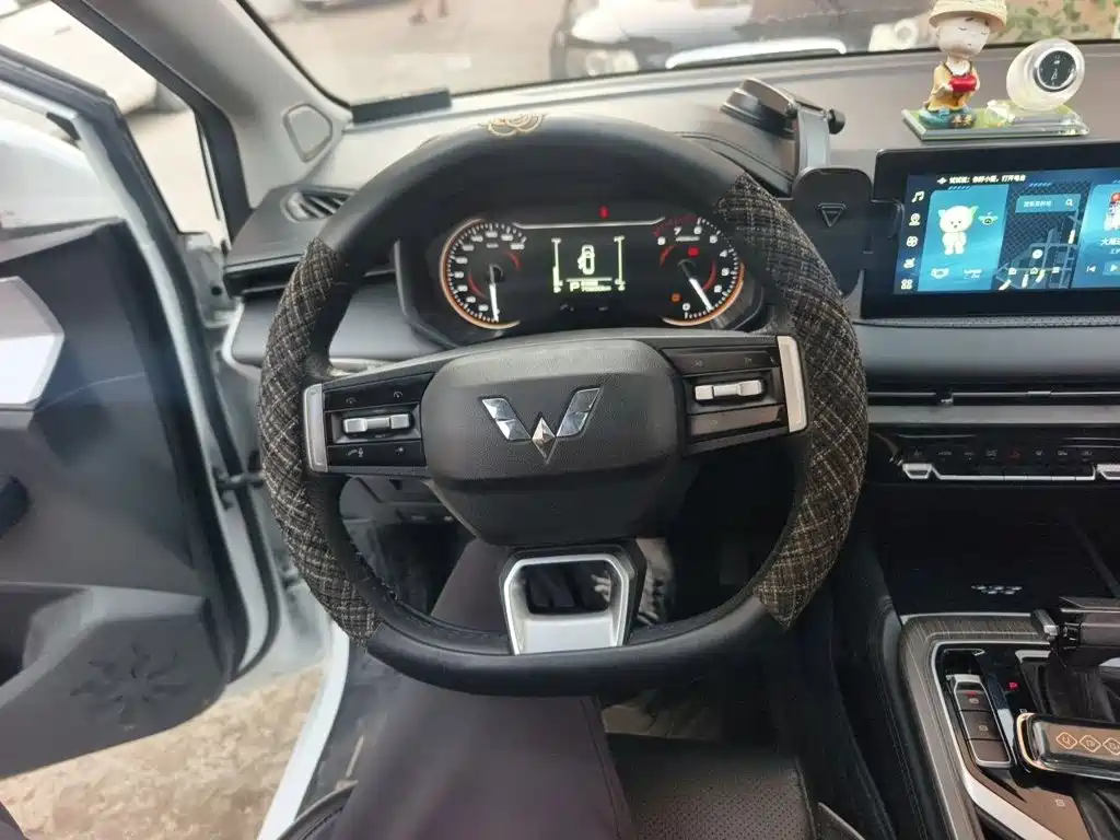 Wuling Jiachen — миниатюра 3