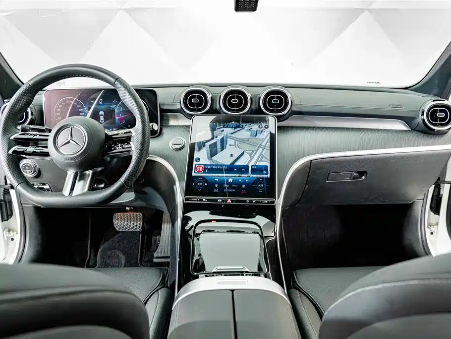 Mercedes-Benz C-Class — миниатюра 12