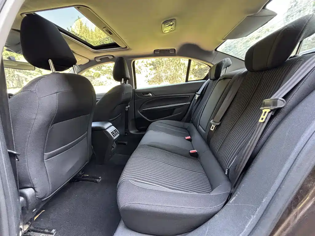 Peugeot 408 — миниатюра 9