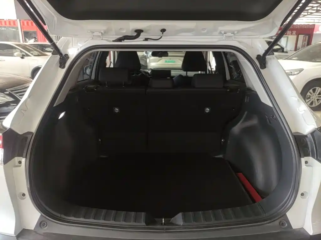 Toyota Corolla Cross — миниатюра 19
