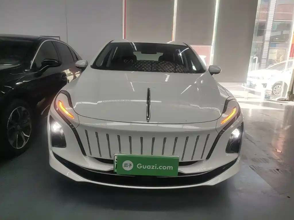 Hongqi Hongqi E-QM5 — миниатюра 3