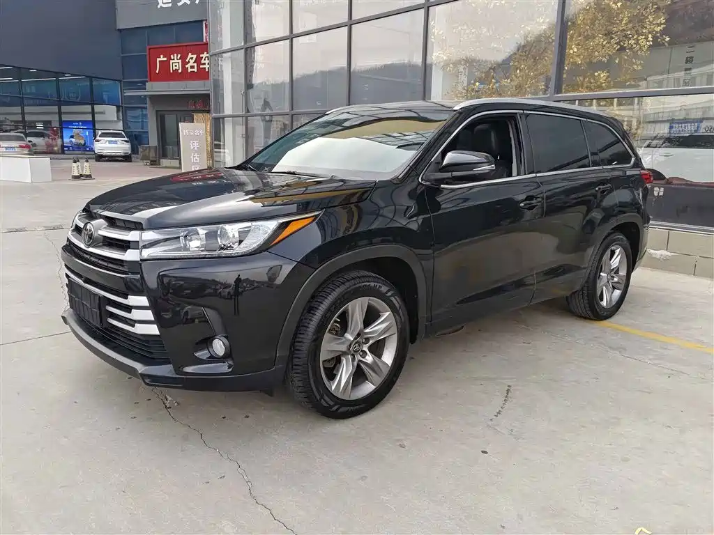 TOYOTA HIGHLANDER