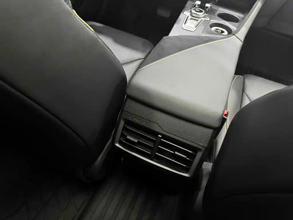 Changan UNI-V — миниатюра 13