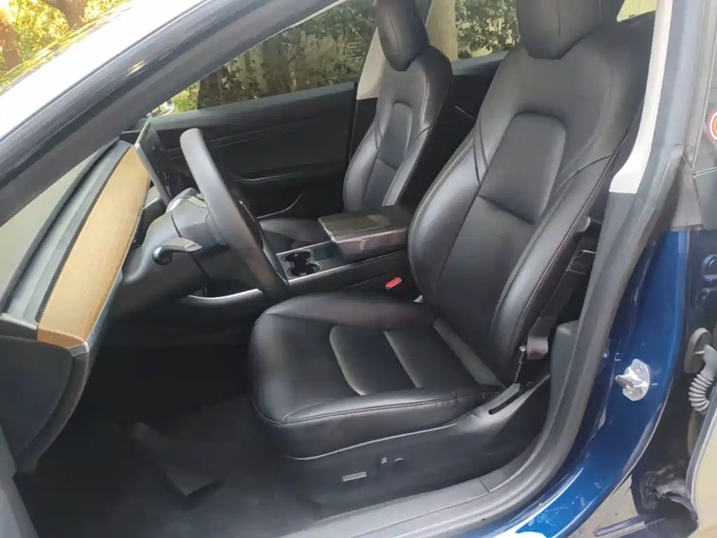 Tesla Model 3 — миниатюра 15