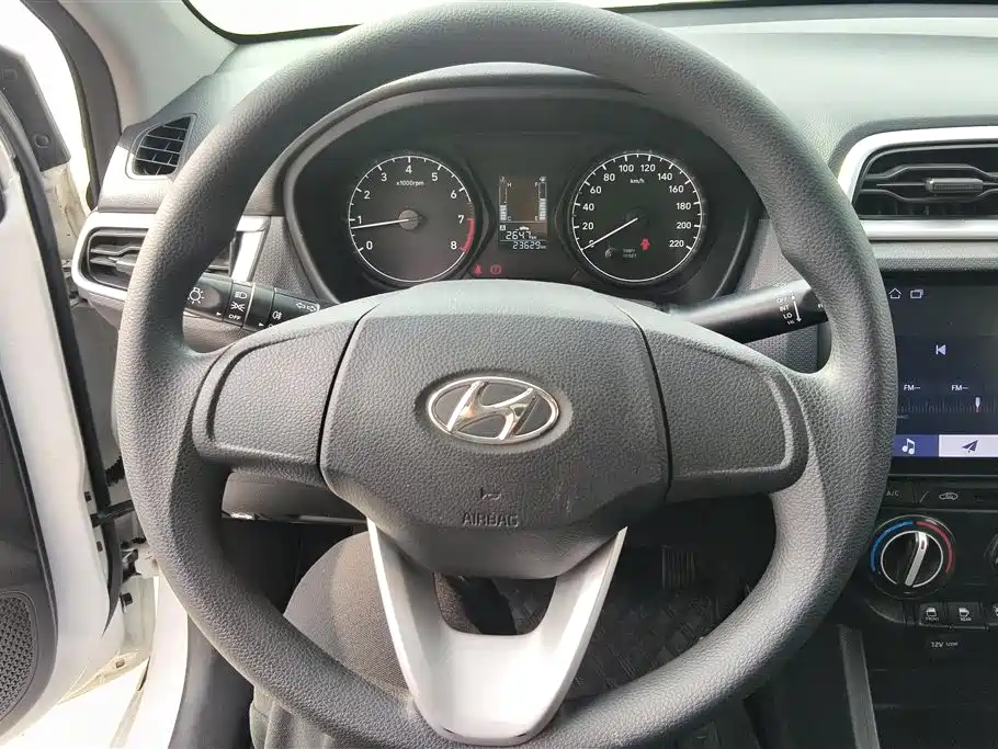 HYUNDAI RENA