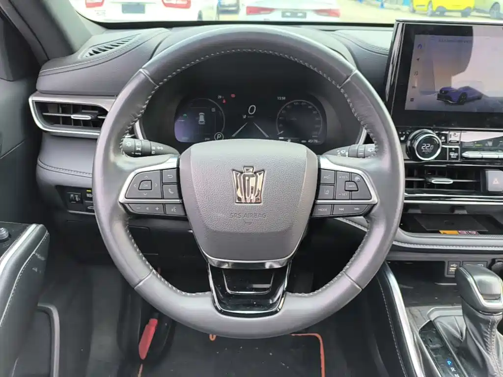 Toyota Crown Kluger — миниатюра 11
