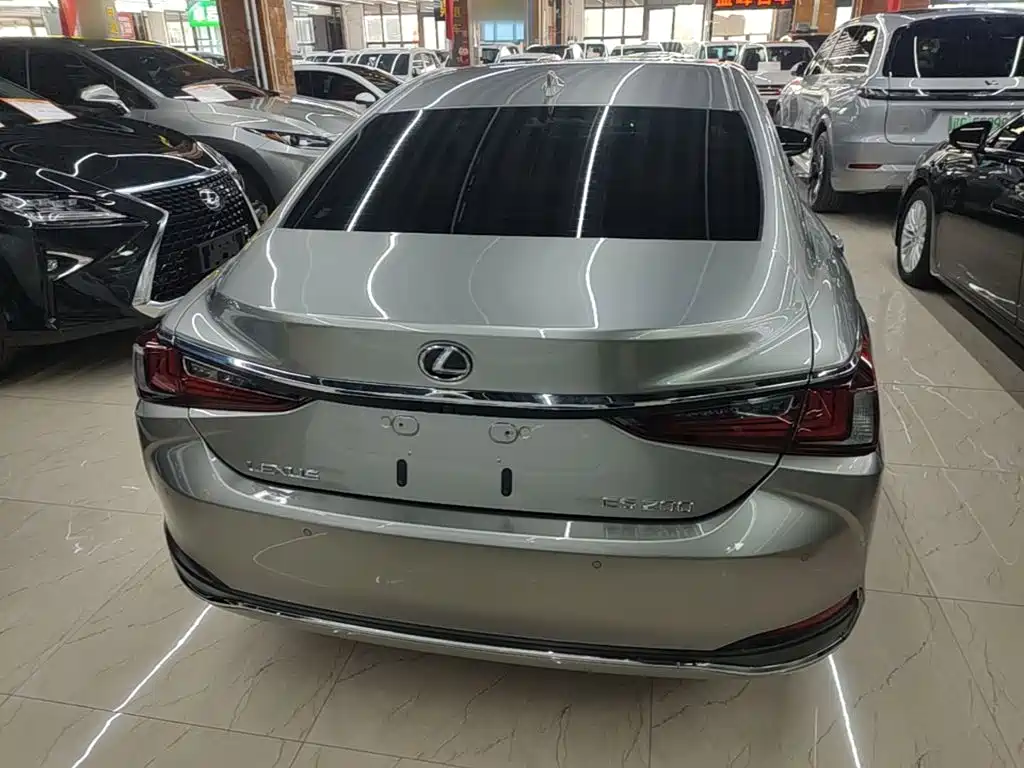 Lexus ES — миниатюра 6