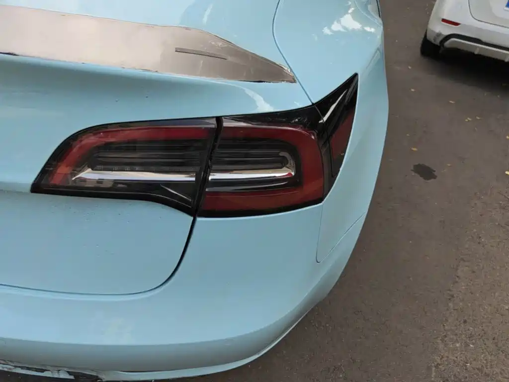 Tesla Model 3 — миниатюра 8