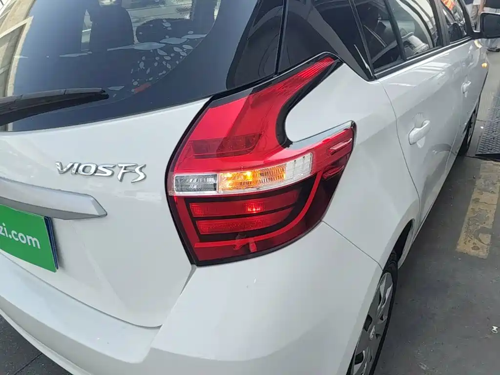 Toyota Vios FS — миниатюра 8