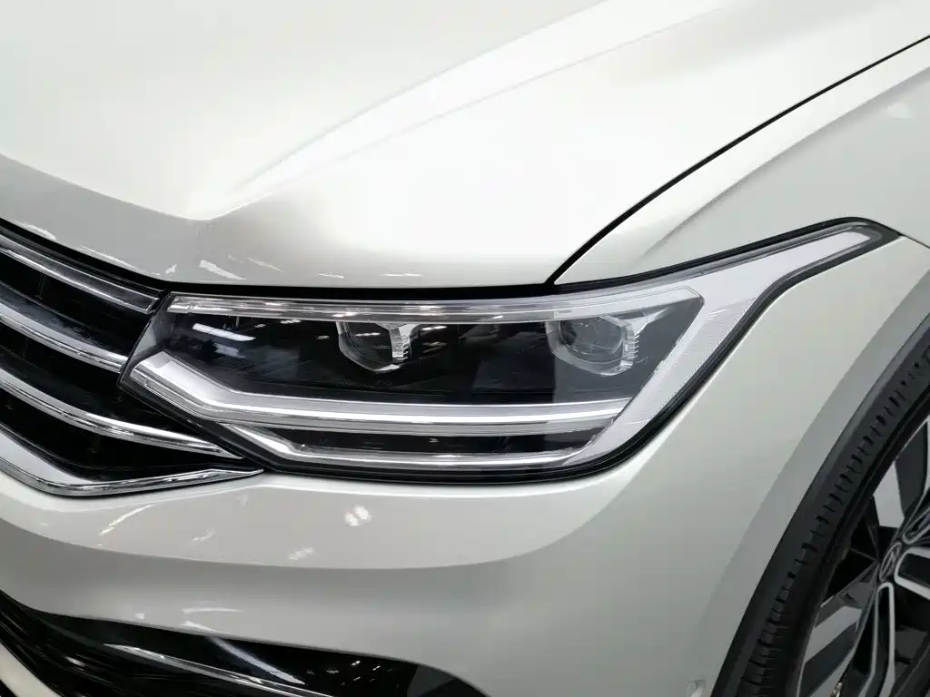 Volkswagen Tiguan L — миниатюра 7