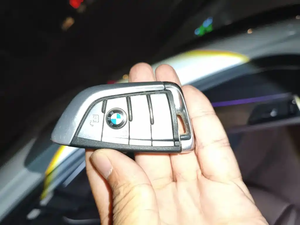 BMW 5 Series — миниатюра 12