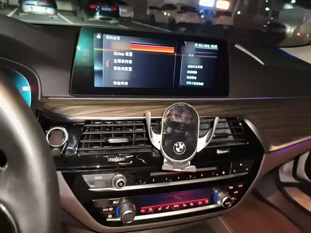BMW 5 Series — миниатюра 6