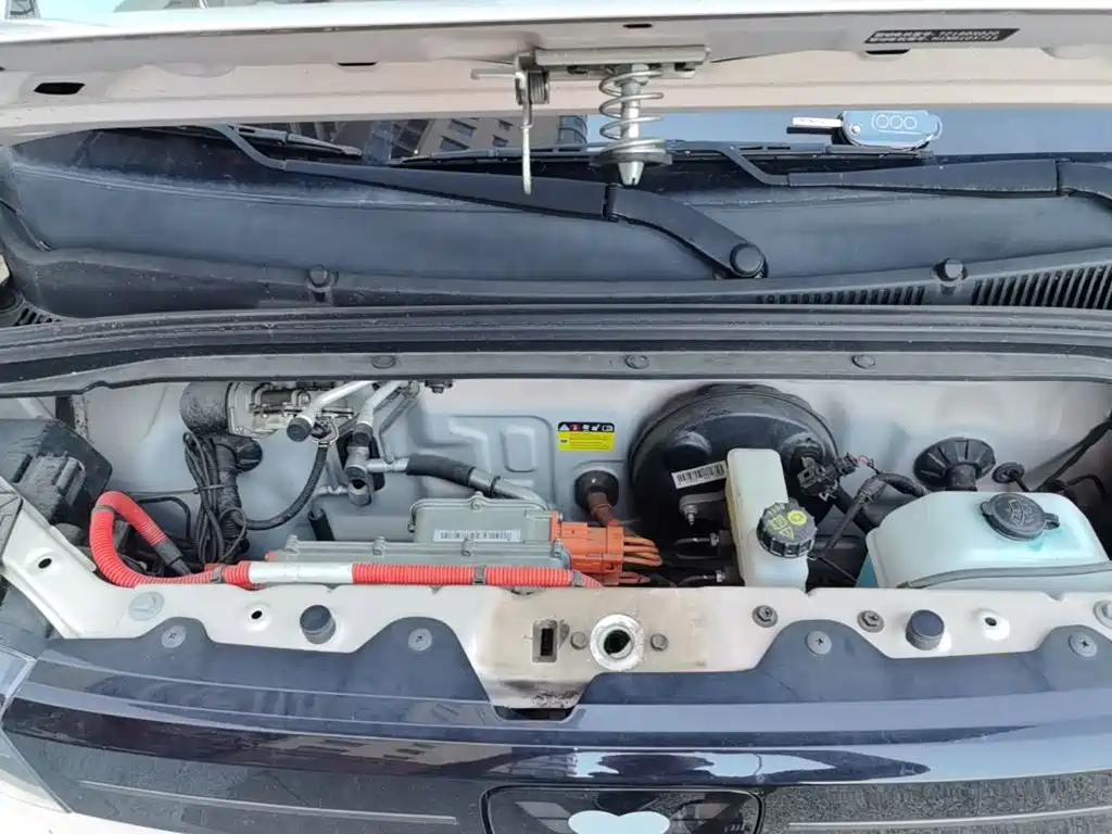 Wuling MINIEV — миниатюра 20