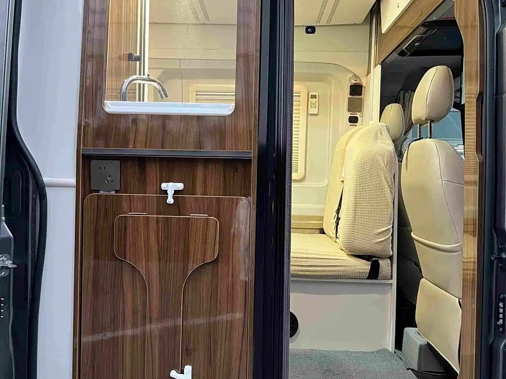 MAXUS V90 RV — миниатюра 19