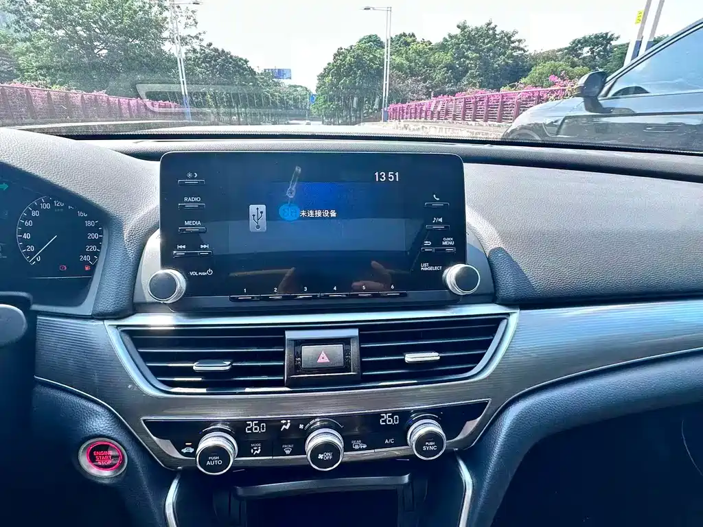 Honda Accord — миниатюра 16