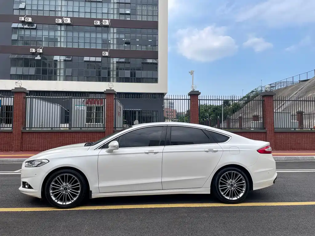 Ford Mondeo — миниатюра 16