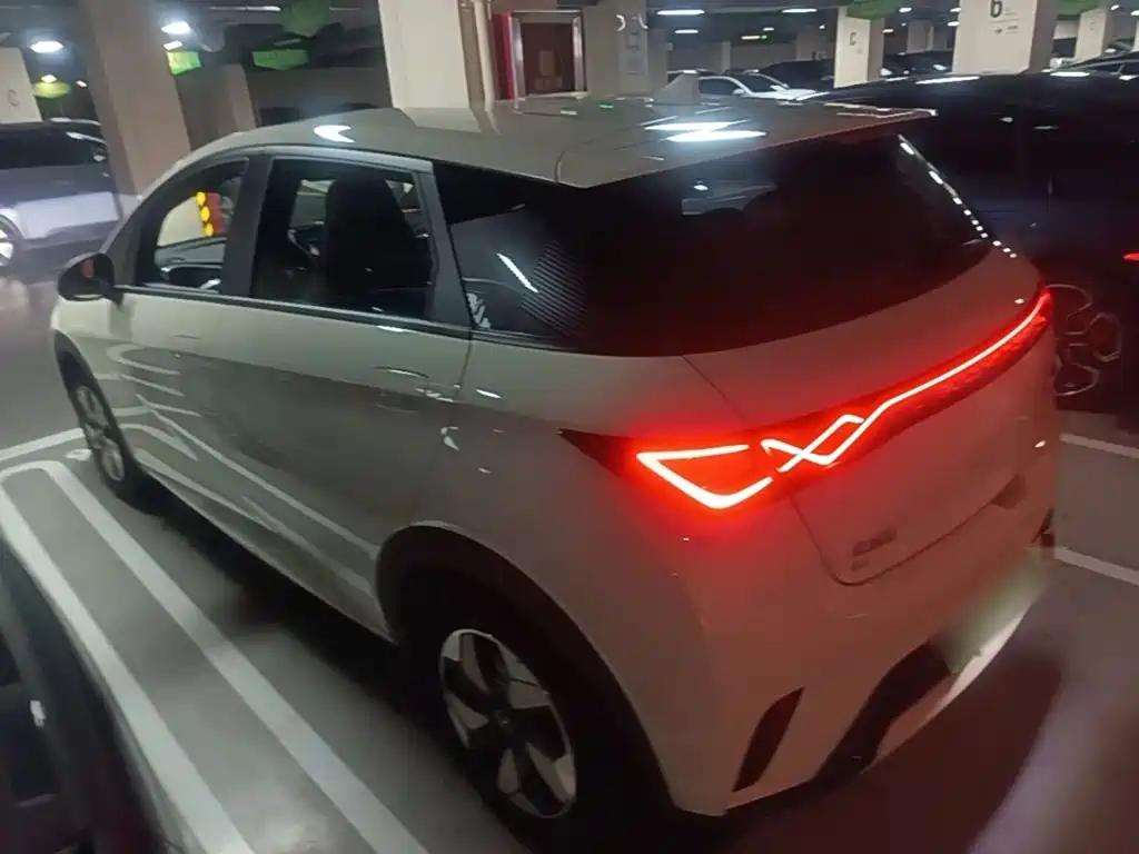 BYD Dolphin — миниатюра 5