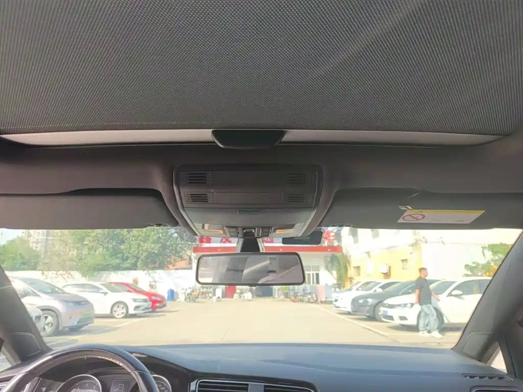 Volkswagen Golf — миниатюра 18