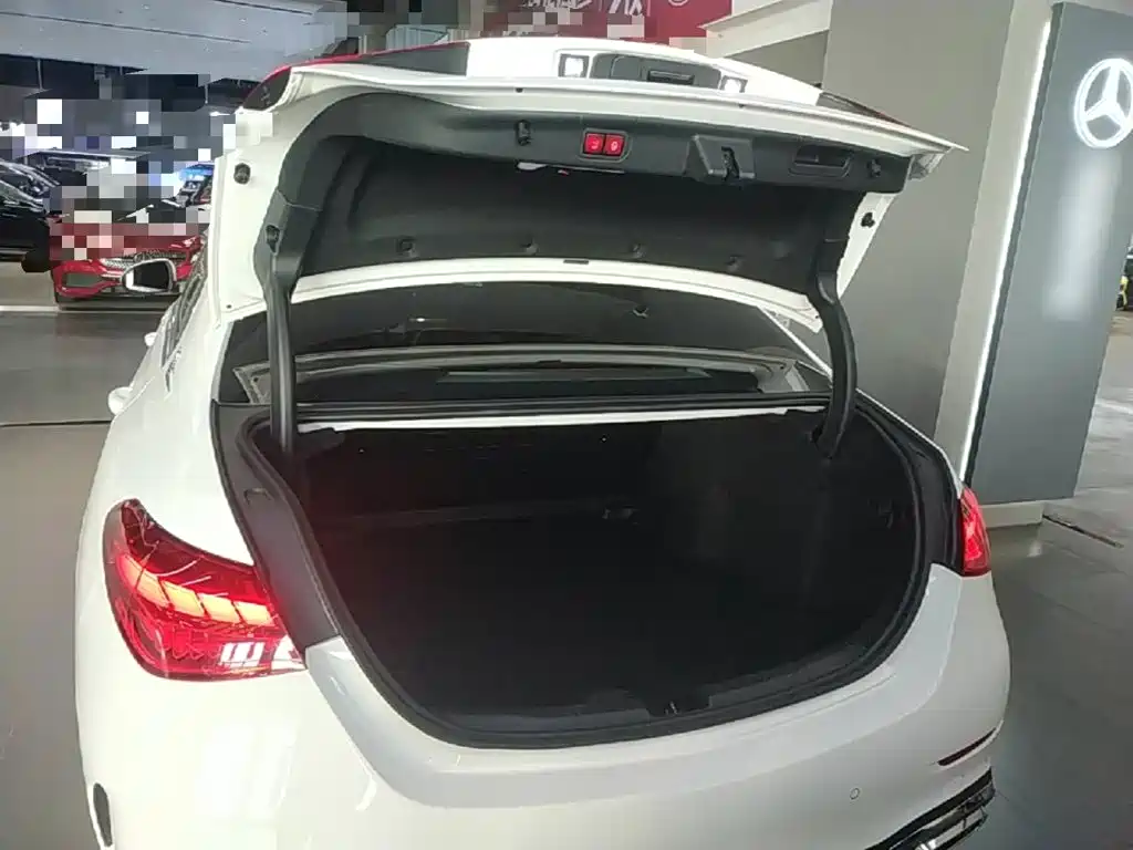 Mercedes-Benz C-Class — миниатюра 19