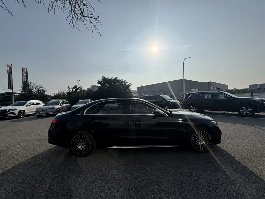 Mercedes-Benz C-Class — миниатюра 18