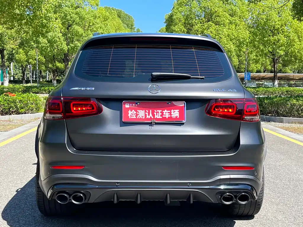 MERCEDES-BENZ GLC AMG