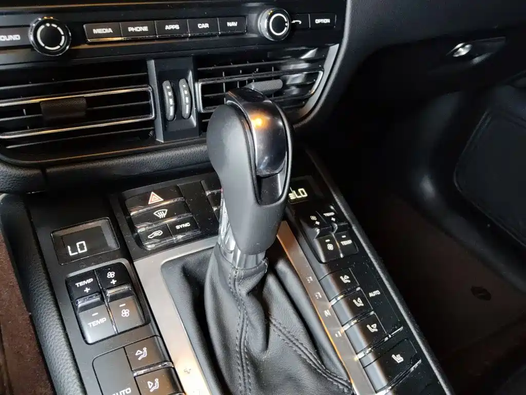 Porsche Macan — миниатюра 15
