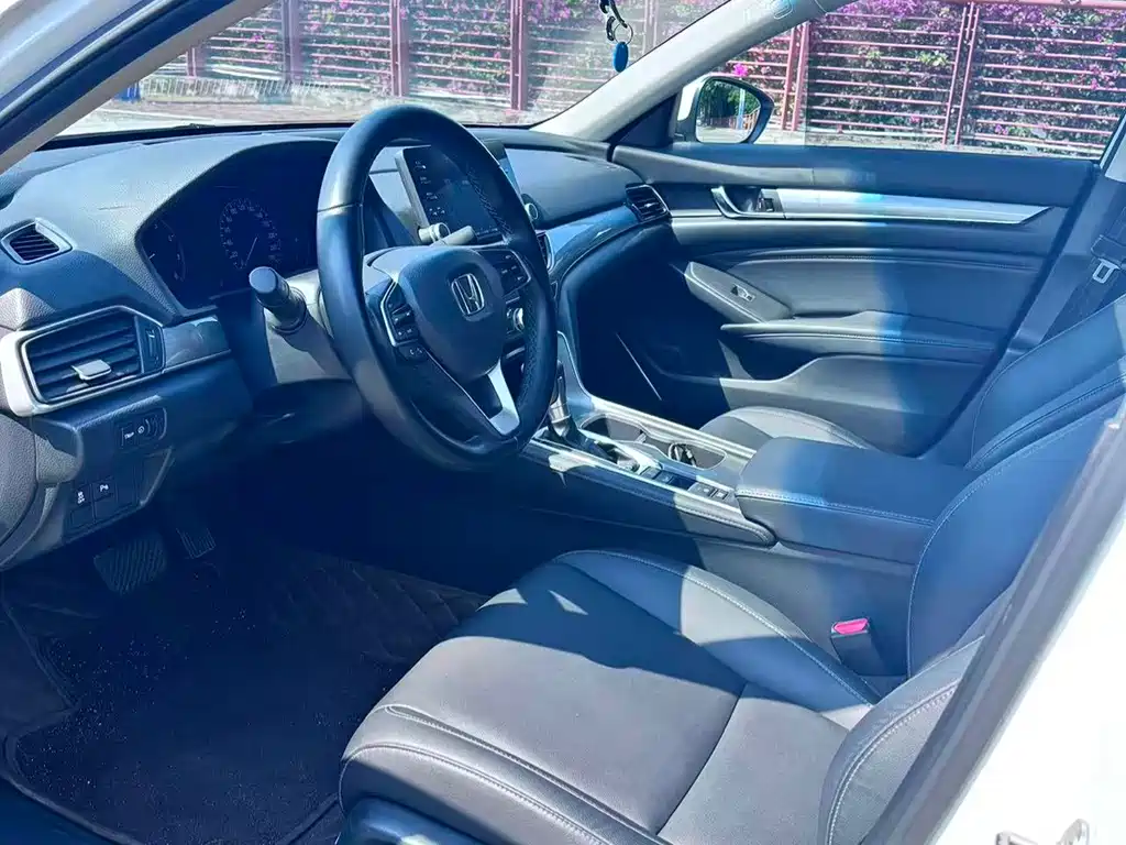 Honda Accord — миниатюра 19