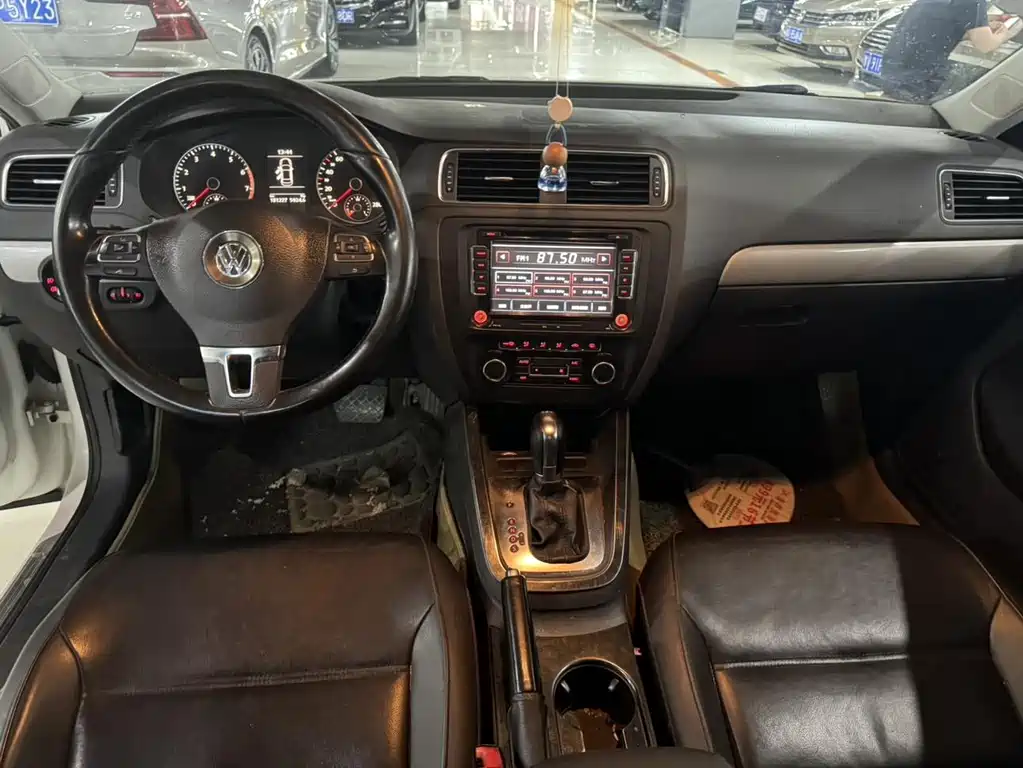Volkswagen Sagitar — миниатюра 6