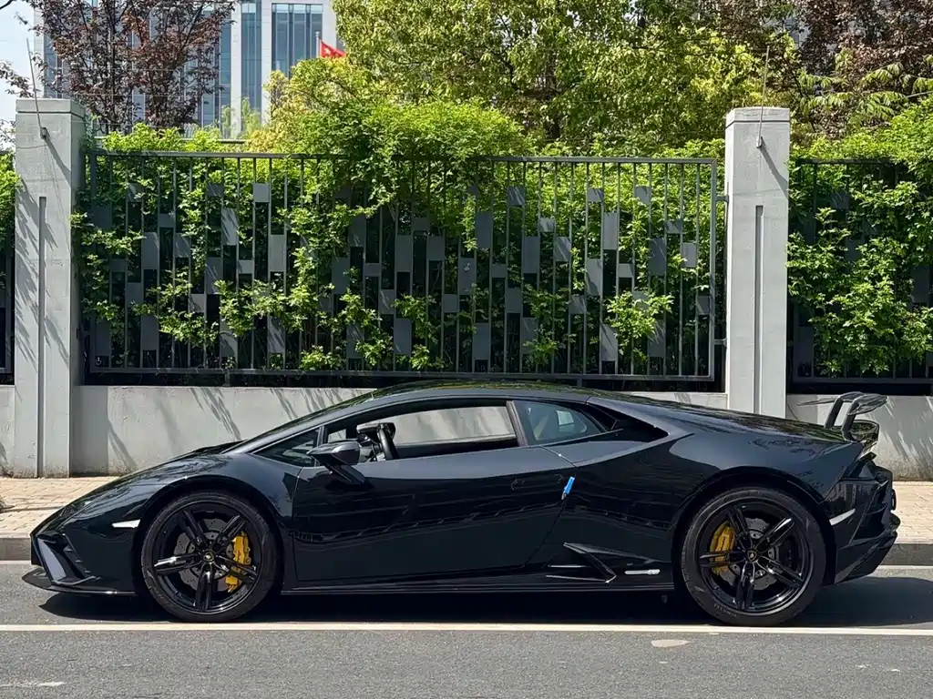 Lamborghini Huracán — миниатюра 2