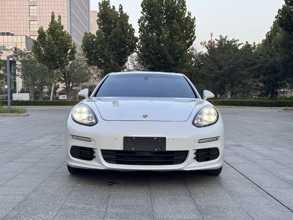 Porsche Panamera — миниатюра 2