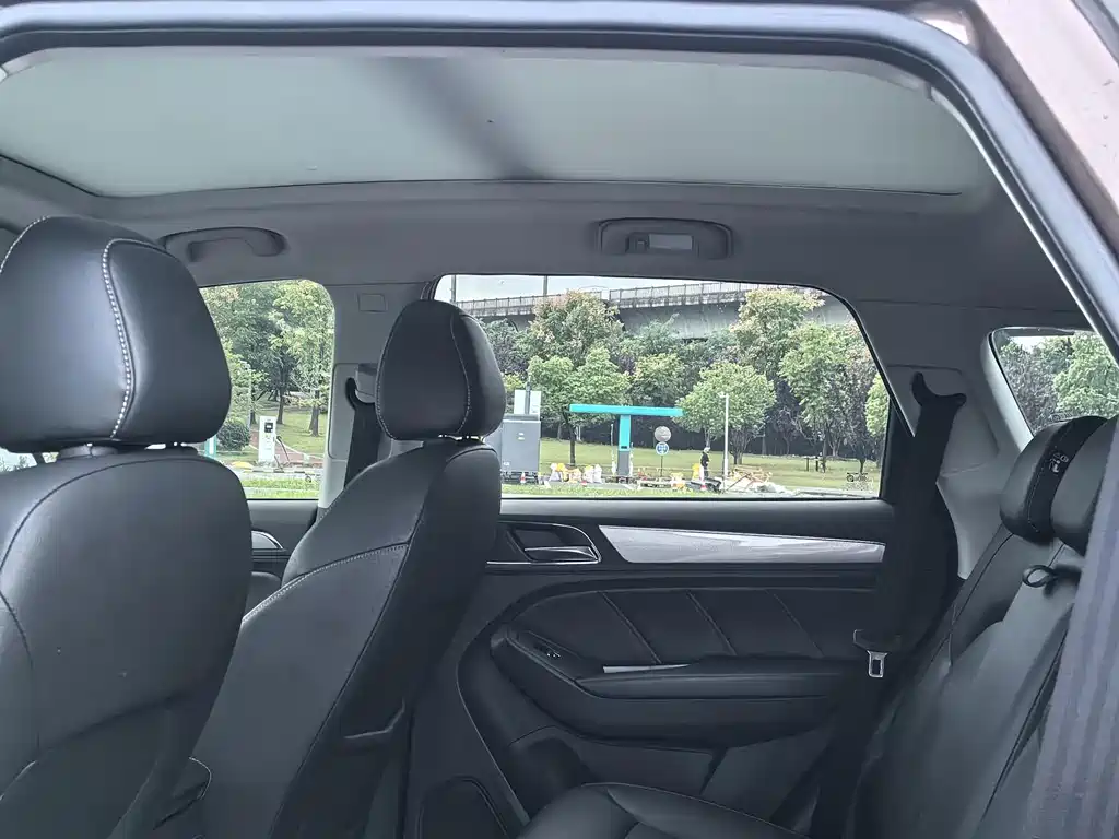 Roewe RX5 — миниатюра 7